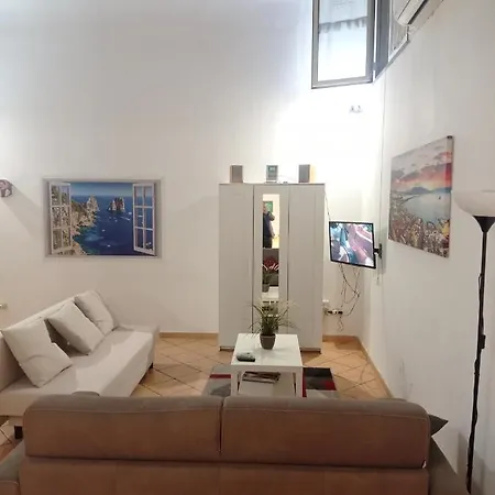 Ai Tribunali Nápoles