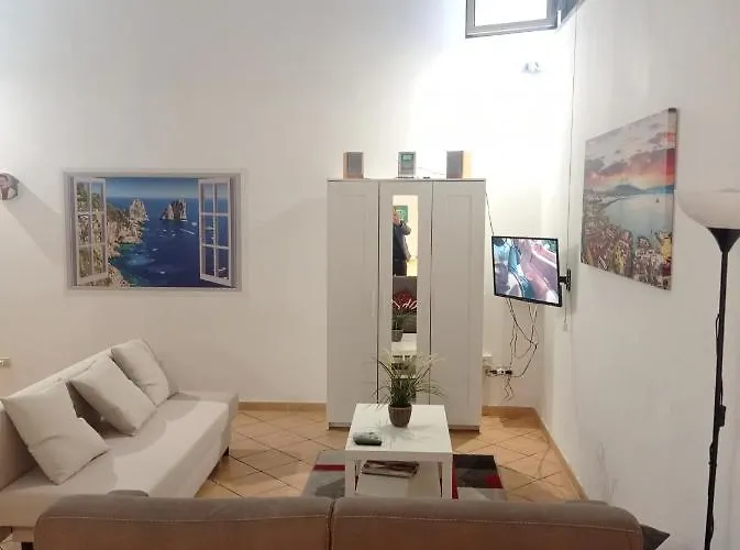 Ai Tribunali 나폴리