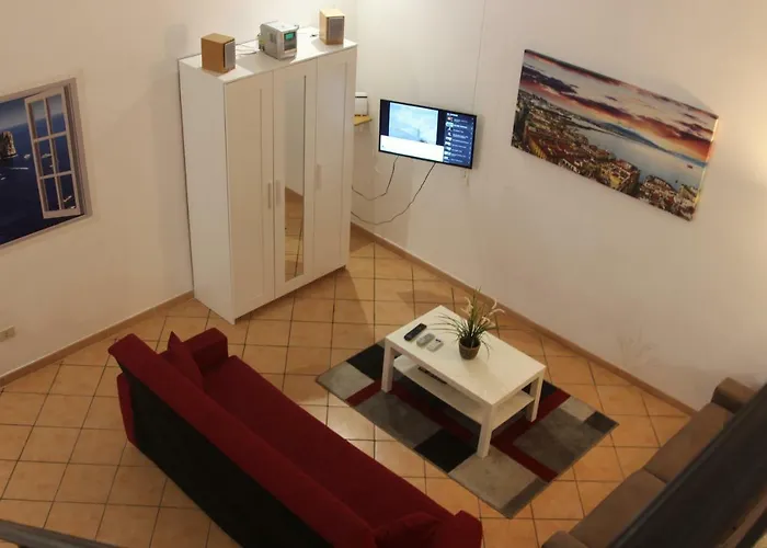 Ai Tribunali 나폴리